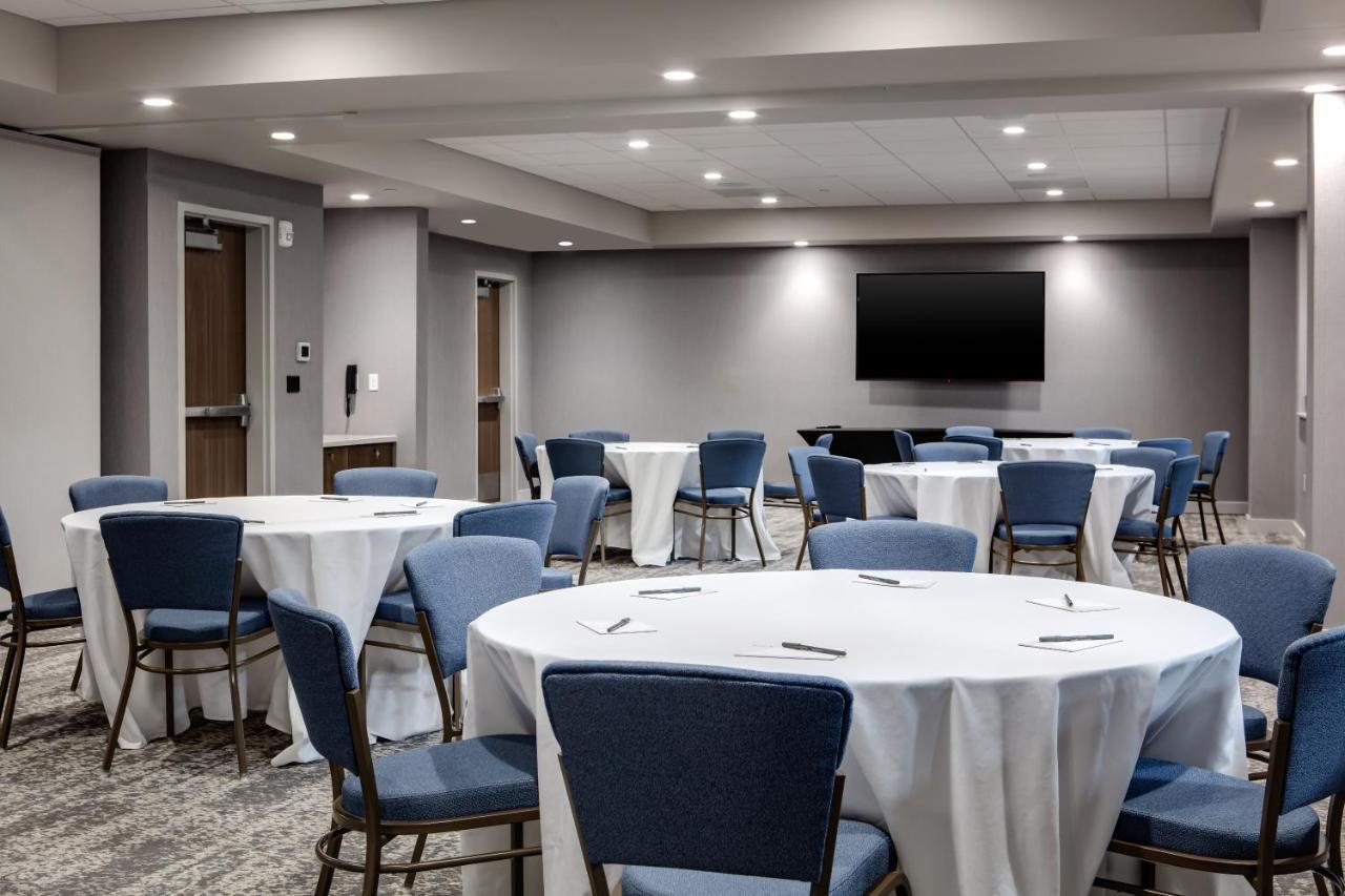 Staybridge Suites - Iowa City - Coralville By Ihg Zewnętrze zdjęcie